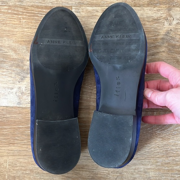 Anne Klein Navy Loafer Tassel Smoking Flat Shoe Sz 7M Iflex Like New Suede - Picture 8 of 9